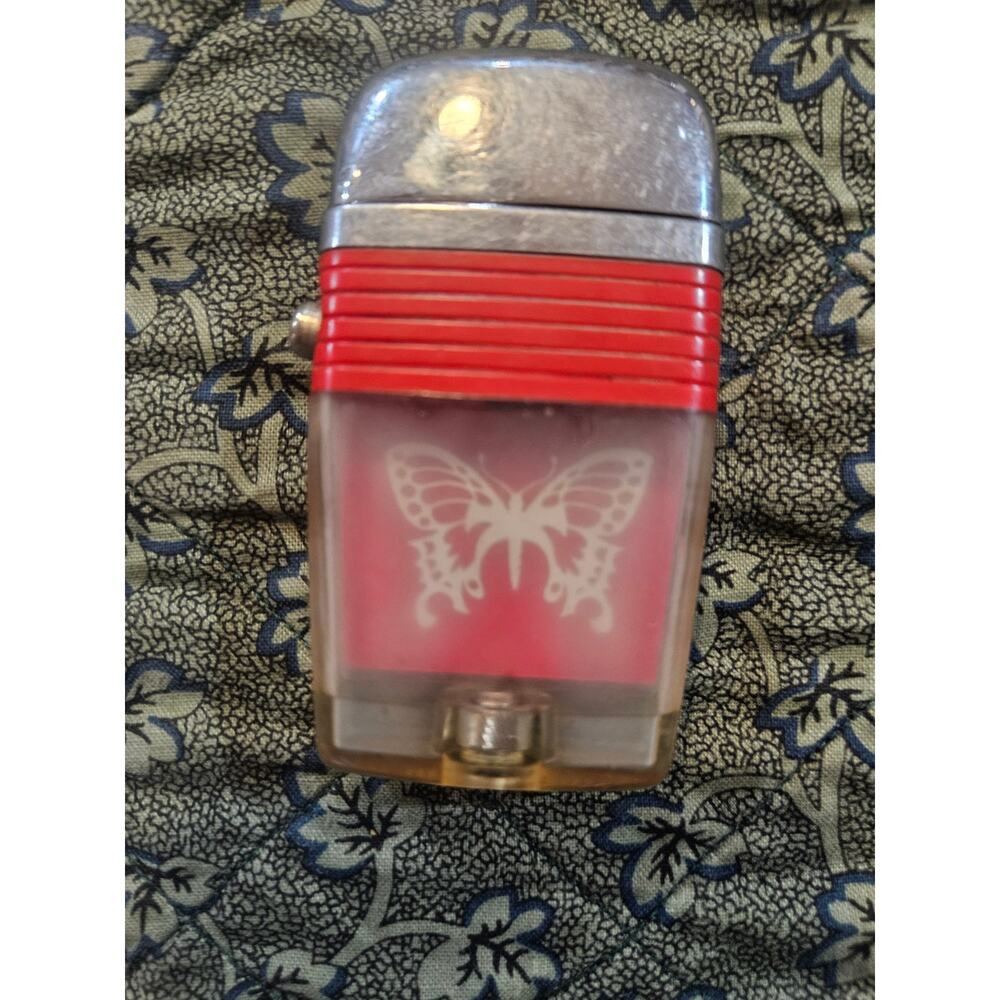 Vintage Working Scripto VU Lighter Butterfly.
